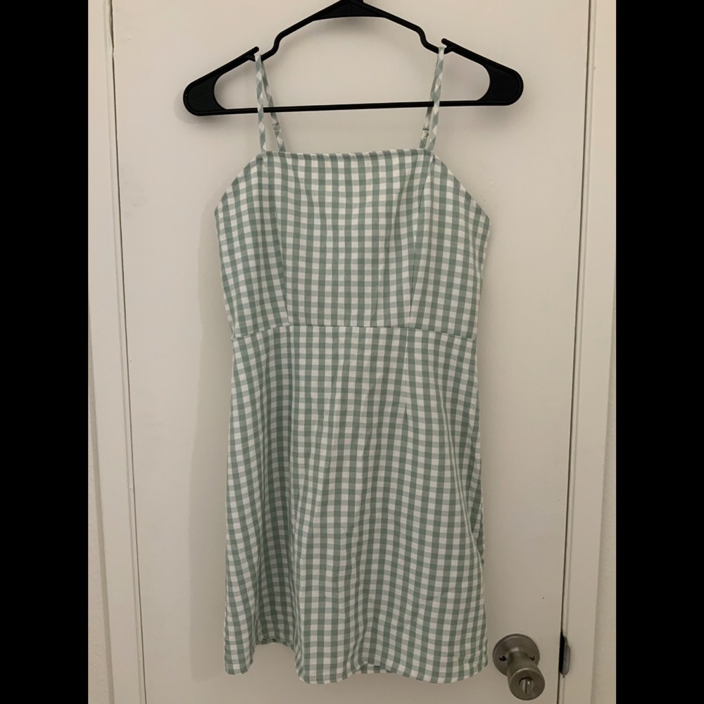green & white tie-back picnic dress size medium
